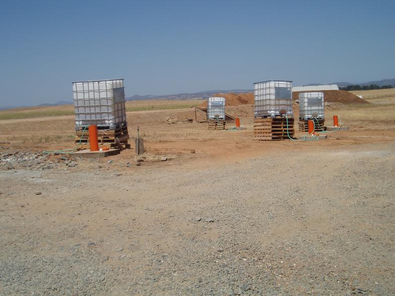 Injection set-up for nitrate and perchlorate remediation